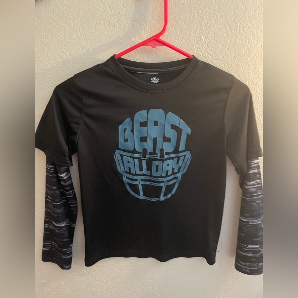 Performance, active Tee boys beast all day football size 8 black shirt